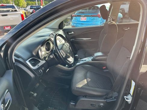Used 2020 Dodge Journey SE w/ SE Popular Equipment Group FWD image 21