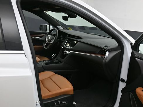 Used 2026 Cadillac XT5 Premium Luxury w/ Driver Assist Package image 19