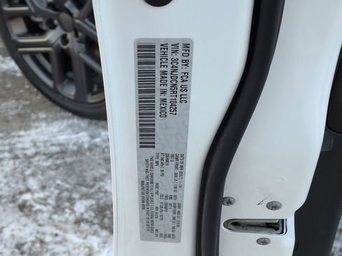 Used 2024 Jeep Compass Limited w/ High Altitude Package image 12