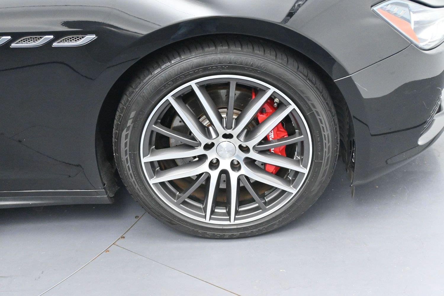 Used 2015 Maserati Ghibli RWD image 32