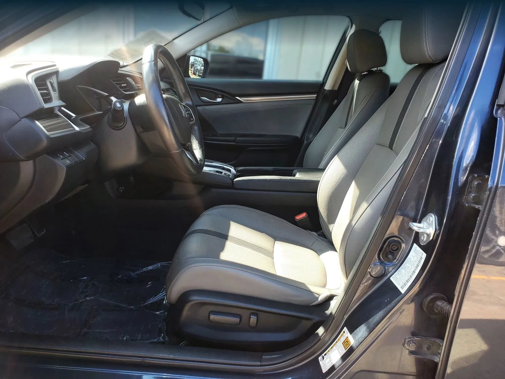 Used 2021 Honda Civic EX-L image 4