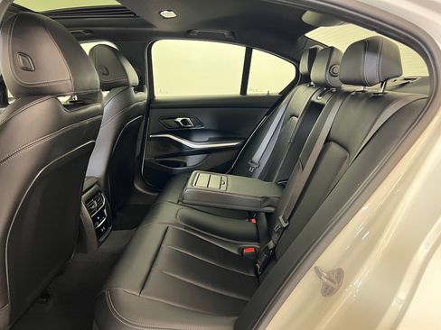 Used 2025 BMW 330i xDrive Sedan w/ Premium Package AWD/4WD image 13