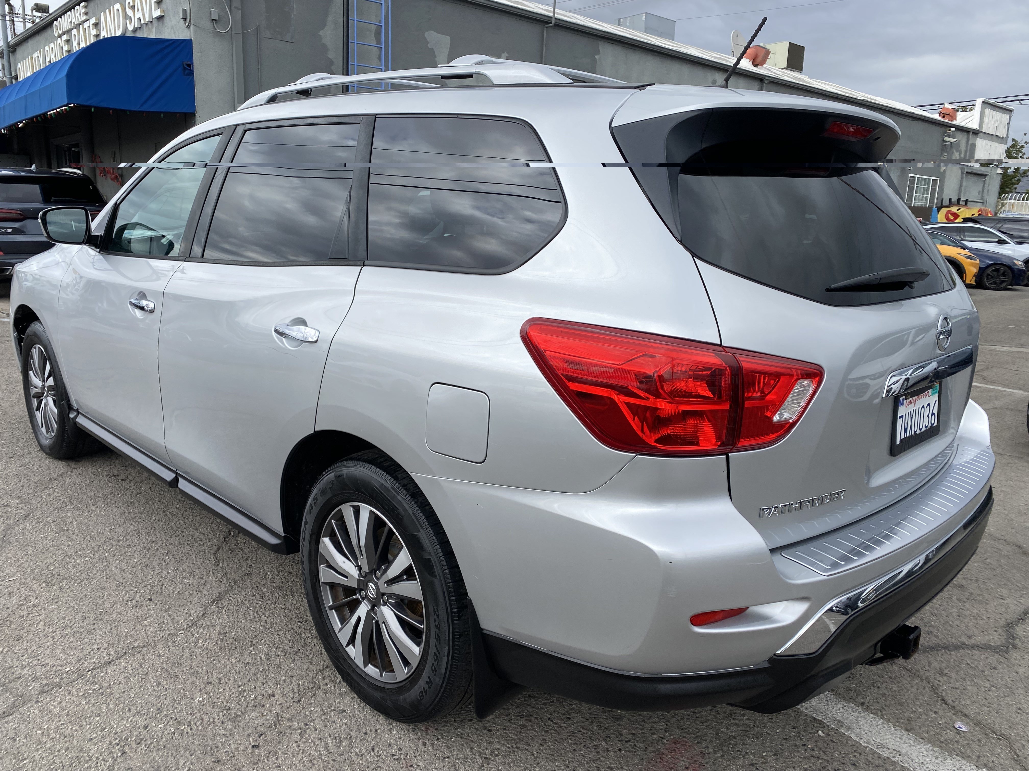 Used 2017 Nissan Pathfinder S FWD image 11