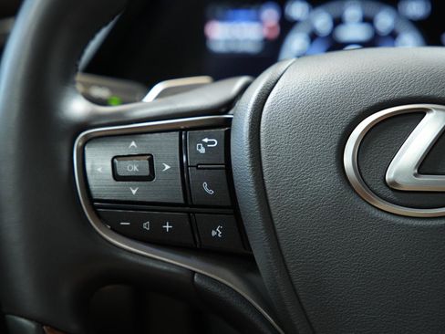 Used 2022 Lexus ES 350 Ultra Luxury w/ Accessory Package 2 FWD image 43