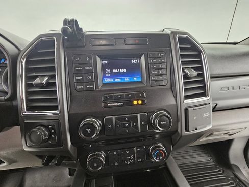 Used 2017 Ford F250 XLT w/ XLT Value Package image 13