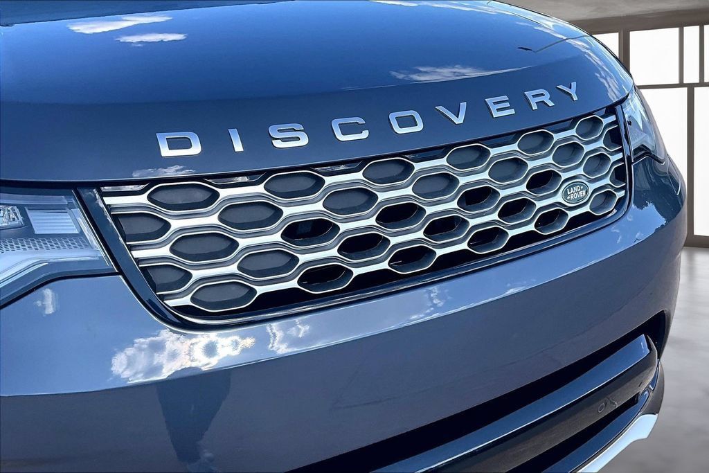 Certified 2026 Land Rover Discovery Limited Edition AWD/4WD image 28