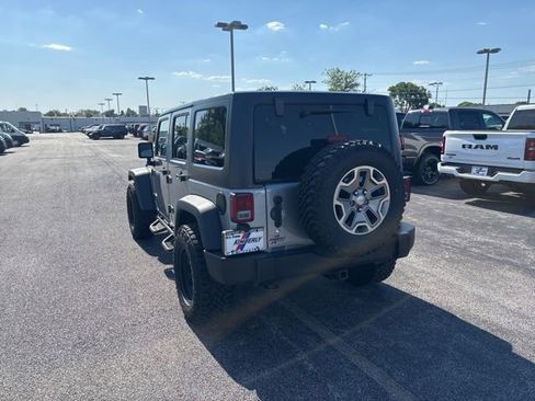 Used 2015 Jeep Wrangler Unlimited Rubicon w/ Connectivity Group AWD/4WD image 12