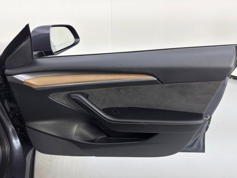 Used 2023 Tesla Model 3 Standard Range image 42