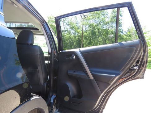 Used 2015 Toyota RAV4 Limited AWD/4WD image 15