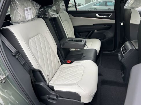 New 2026 Volkswagen Atlas Cross Sport SEL Premium R-Line AWD/4WD image 12