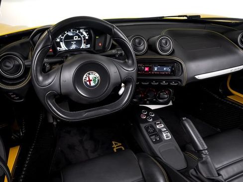 Used 2016 Alfa Romeo 4C Spider w/ Spider Track Package 4 RWD image 22