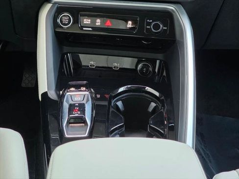 Certified 2025 Audi Q5 Premium w/ 19" Wheel Package AWD/4WD image 16