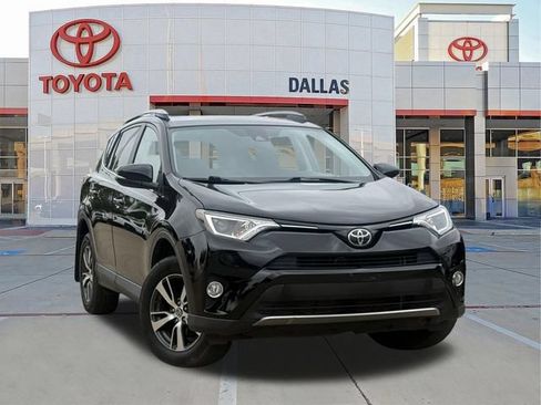 Used 2018 Toyota RAV4 XLE AWD/4WD image 1