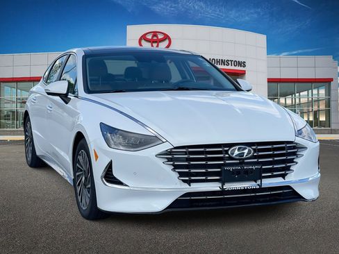 Used 2023 Hyundai Sonata Limited w/ Cargo Package FWD image 1