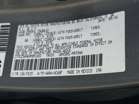 Used 2017 Toyota Tacoma SR image 33