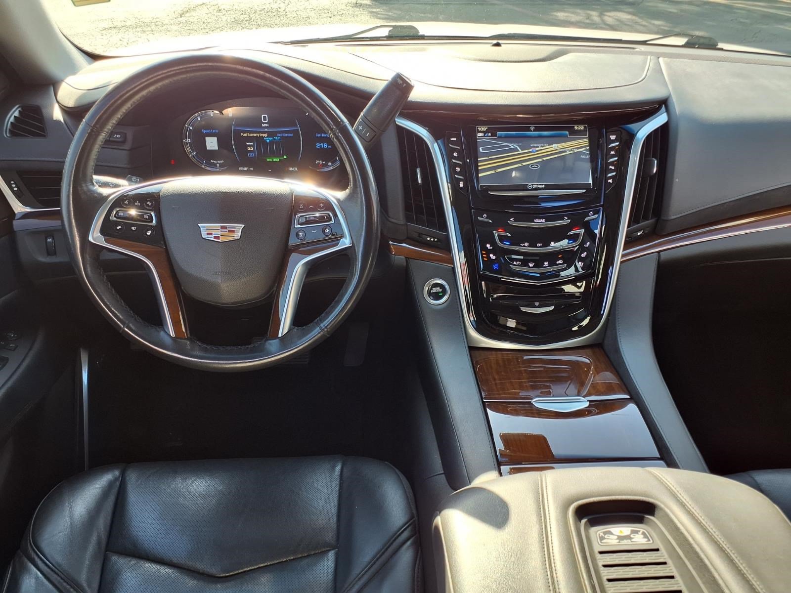 Used 2020 Cadillac Escalade Luxury RWD image 13