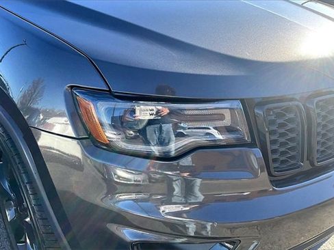 Used 2018 Jeep Grand Cherokee Limited w/ Luxury Group II image 28