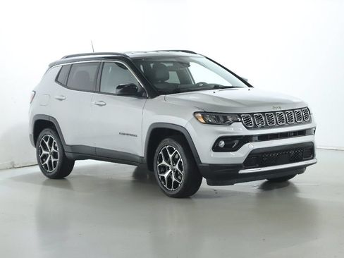 Used 2025 Jeep Compass Limited AWD/4WD image 9