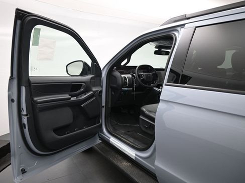 New 2026 Ford Expedition Max Platinum w/ Stealth Appearance Package AWD/4WD image 8