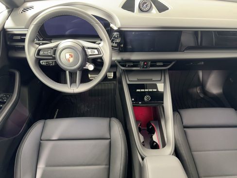 Used 2025 Porsche Macan 4S Electric image 27