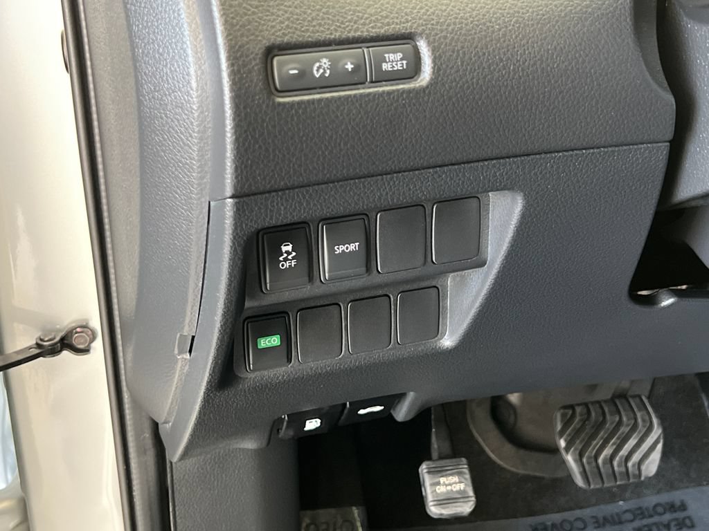 Used 2016 Nissan Rogue S FWD image 32