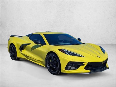 Used 2021 Chevrolet Corvette Stingray Premium Conv w/ Z51 Performance Package image 3