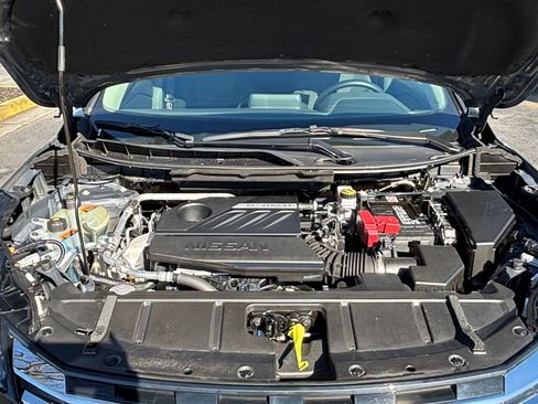 Used 2025 Nissan Rogue SV image 34