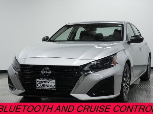 Used 2024 Nissan Altima 2.5 SV image 3