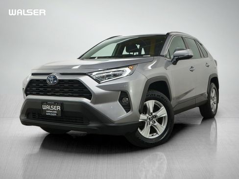Used 2021 Toyota RAV4 XLE w/ XLE Grade Weather Package AWD/4WD image 1