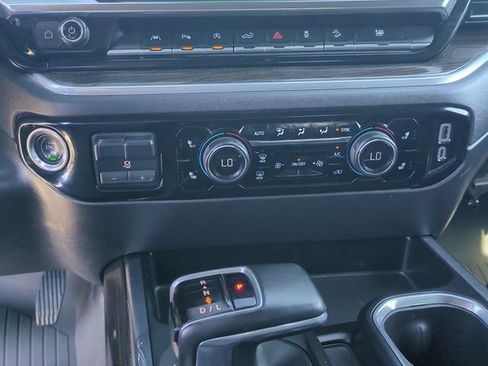 Used 2024 Chevrolet Silverado 1500 LT Trail Boss w/ LT Trail Boss Premium Package AWD/4WD image 19