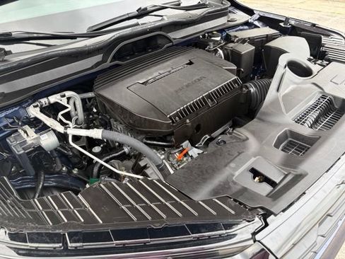 Used 2025 Honda Pilot Sport image 9