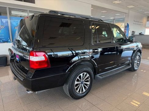 Used 2016 Ford Expedition XLT image 3