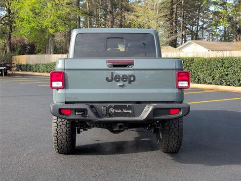 New 2026 Jeep Gladiator Sport AWD/4WD image 4