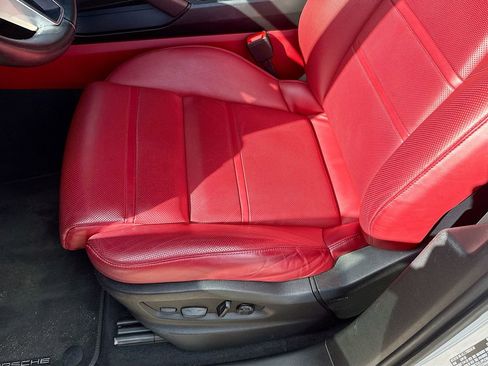 Used 2022 Porsche Cayenne image 21