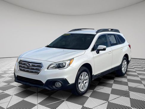 Used 2017 Subaru Outback 2.5i Premium image 12