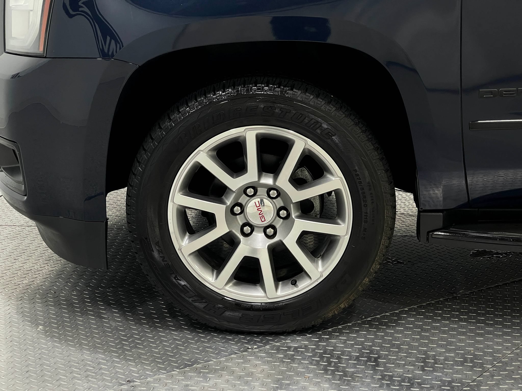 Used 2018 GMC Yukon Denali AWD/4WD image 36