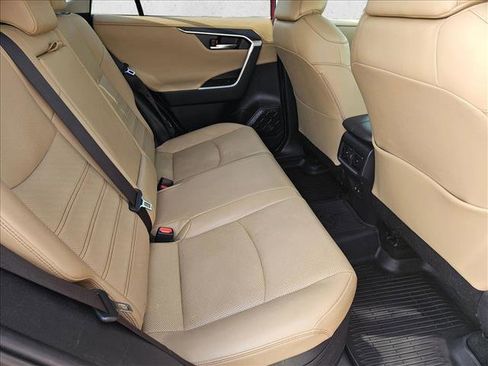 Used 2020 Toyota RAV4 Limited image 21