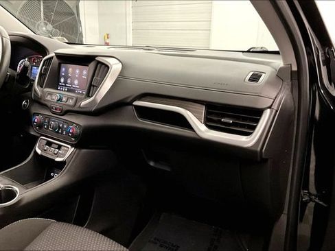 Used 2023 GMC Terrain SLE w/ Driver Convenience Package FWD image 19