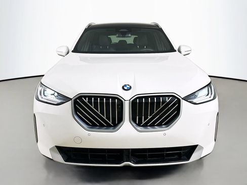 Used 2025 BMW X3 xDrive30i w/ Premium Package AWD/4WD image 2