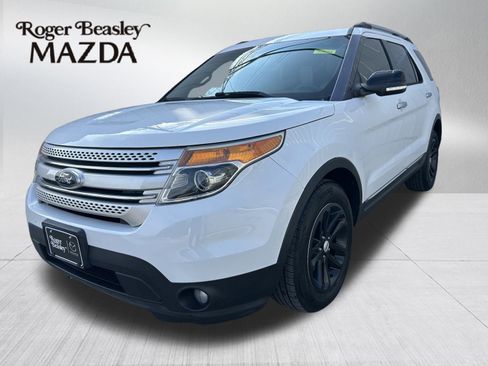 Used 2015 Ford Explorer XLT w/ Equipment Group 202A image 1