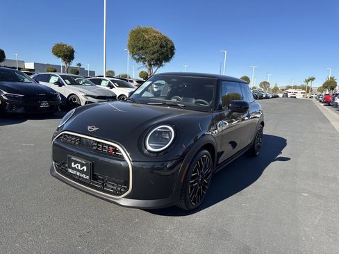 Used 2025 MINI Cooper S image 1