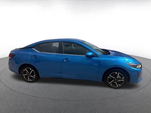 Used 2025 Nissan Sentra SV FWD image 16