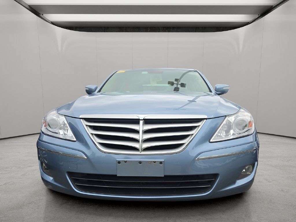 Used 2010 Hyundai Genesis 4.6 RWD image 5