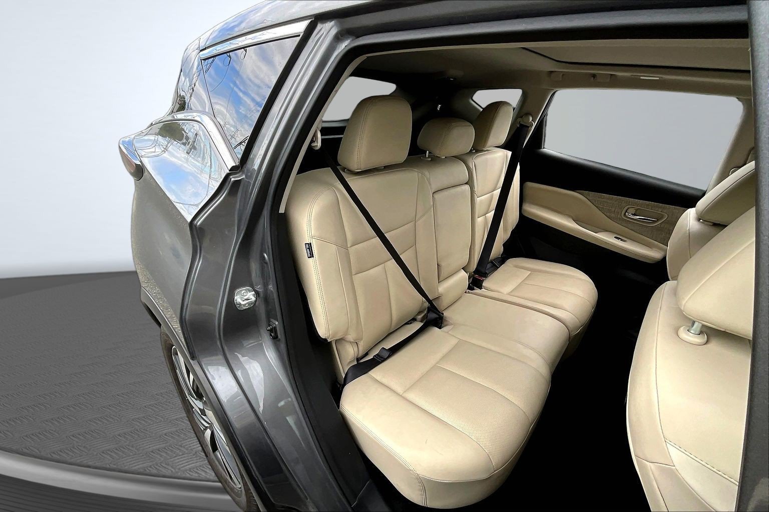 Used 2024 Nissan Murano SL w/ Cargo Package FWD image 23