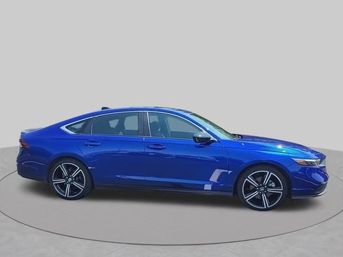Used 2023 Honda Accord Sport image 11