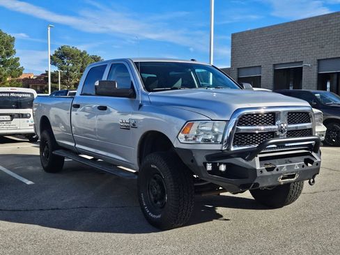Used 2018 RAM 3500 Tradesman w/ Chrome Appearance Group image 4