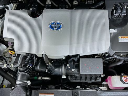 Used 2022 Toyota Prius image 13