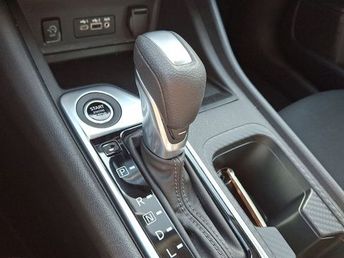 Used 2025 Nissan Sentra SV w/ Trunk Package image 12