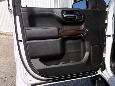 Used 2019 GMC Sierra 1500 SLT image 17