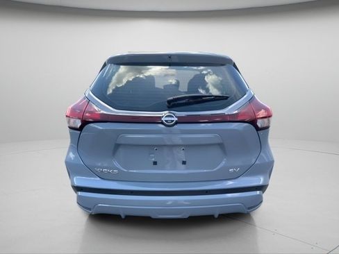 Used 2023 Nissan Kicks SV FWD image 9